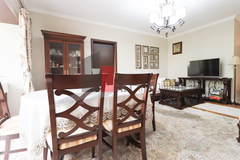 Universitate, Intercontinental apartamentul 