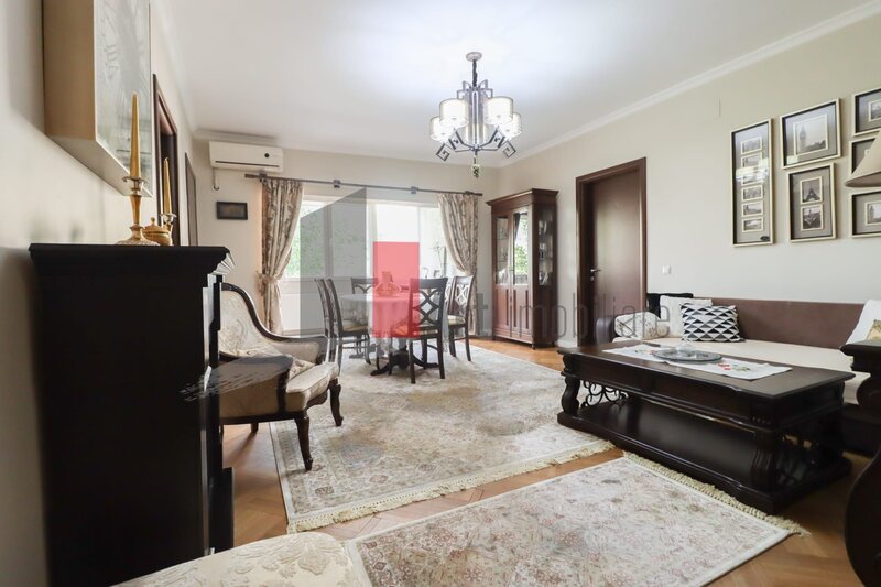 Universitate, Intercontinental apartamentul 