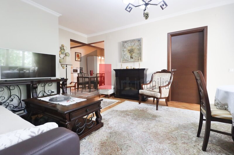 Universitate, Intercontinental apartamentul 