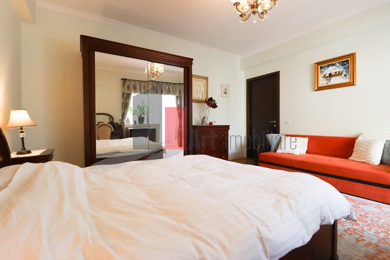 Universitate, Intercontinental apartamentul 